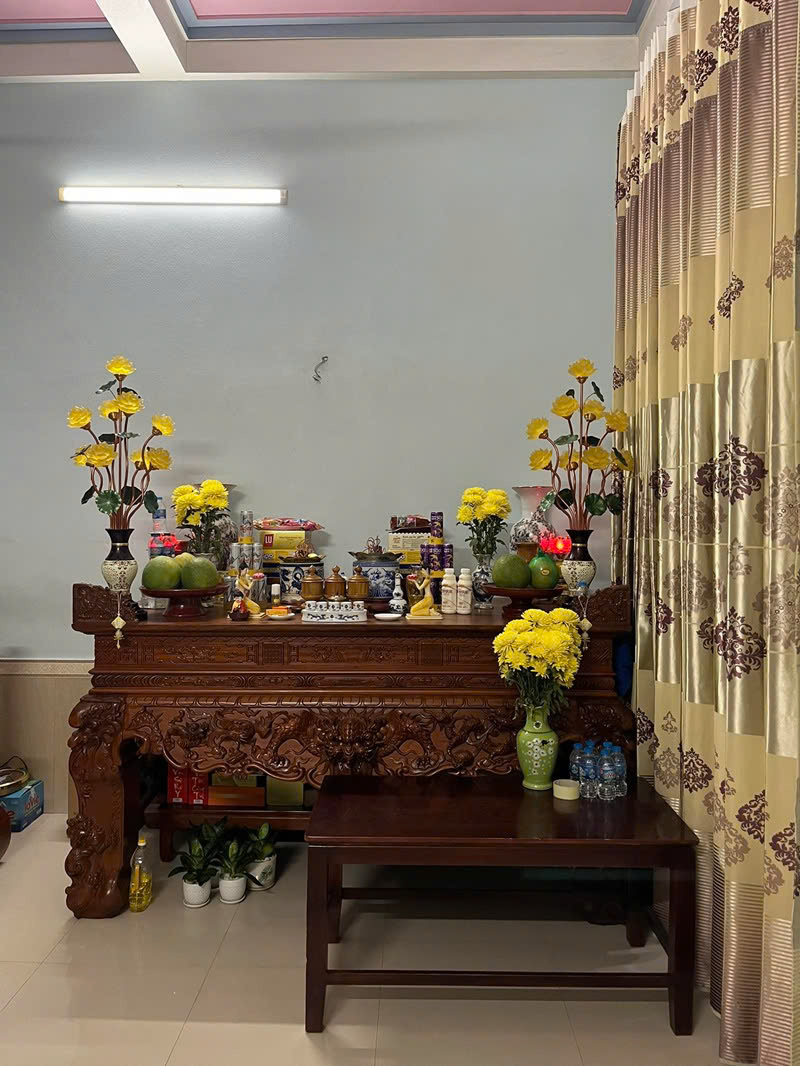 trang trí bàn thờ ấm cúng