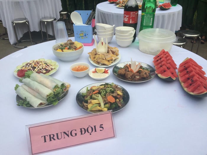 ảnh trang trí mâm cơm dự thi
