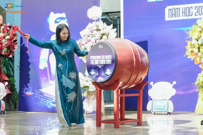 hình ảnh trang trí trống khai giảng đơn giản cực đẹp