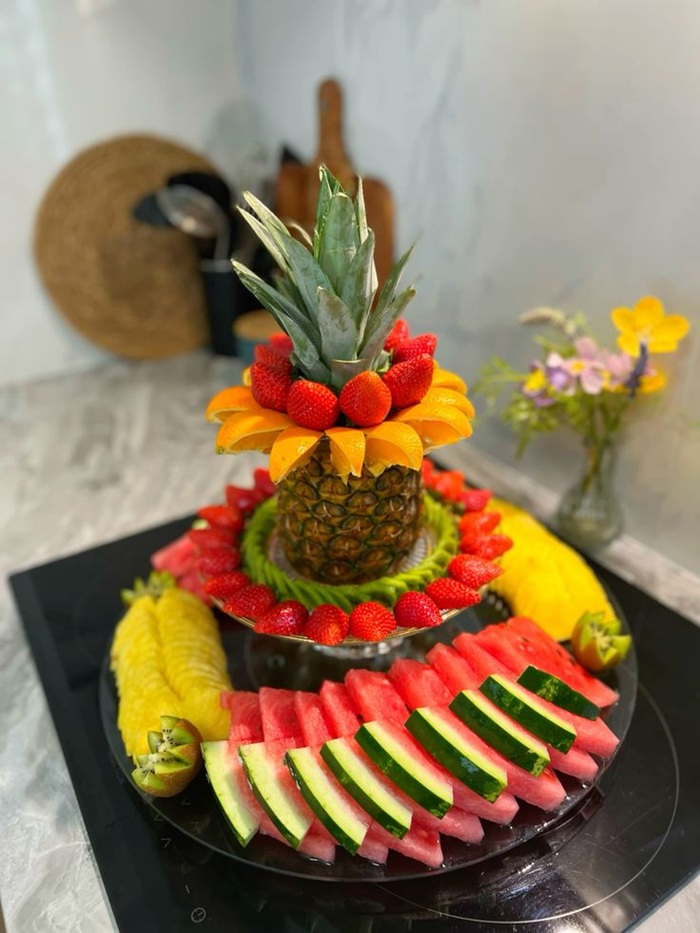 trang trí dĩa trái cây bàn tiệc chính