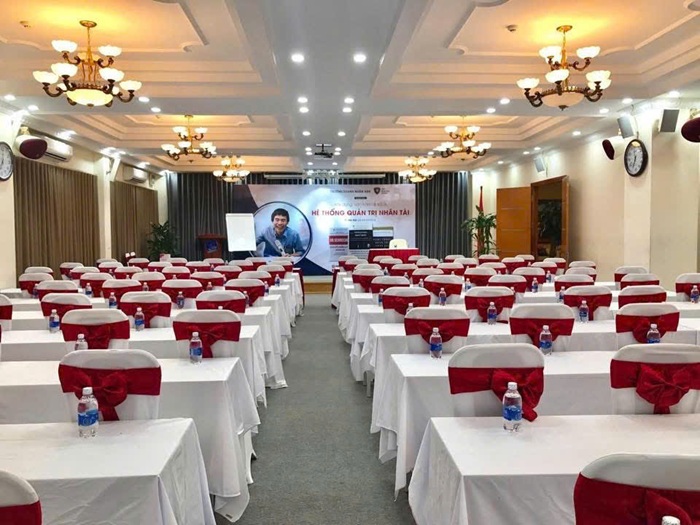 trang trí hội trường liên hoan
