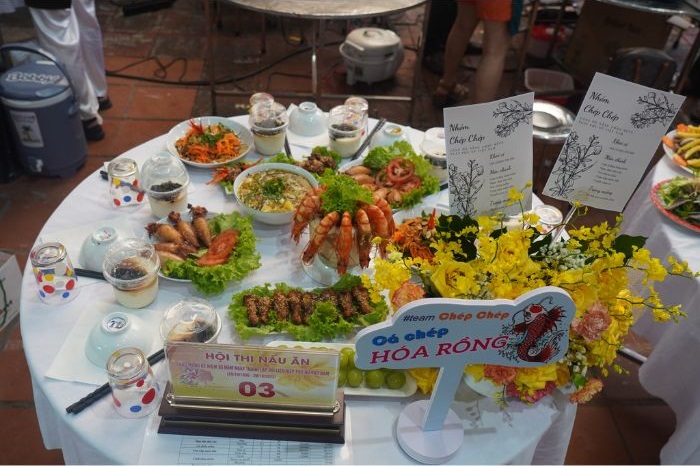 trang trí mâm cơm dự thi cực ngon