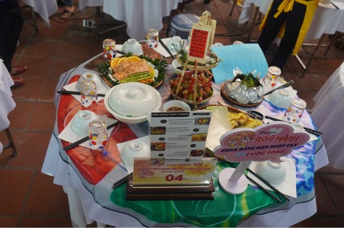 trang trí mâm cơm dự thi siêu ngon