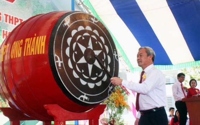 trang trí trống khai giảng cực đẹp