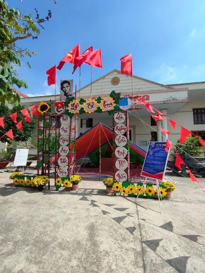 các mẫu trang trí cổng trại