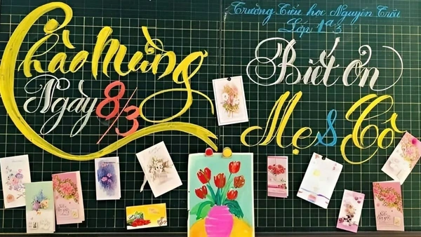 mẫu trang trí bảng 8 3