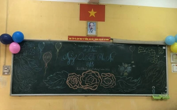 trang trí 8/3 trên bảng