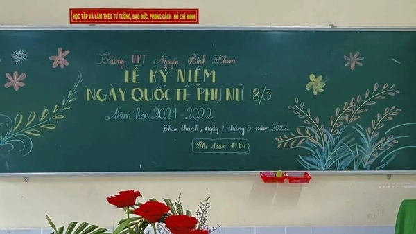 trang trí bảng 8 3