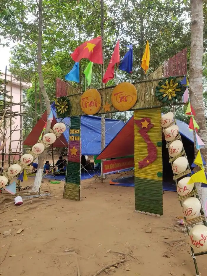 trang trí cổng hội trại