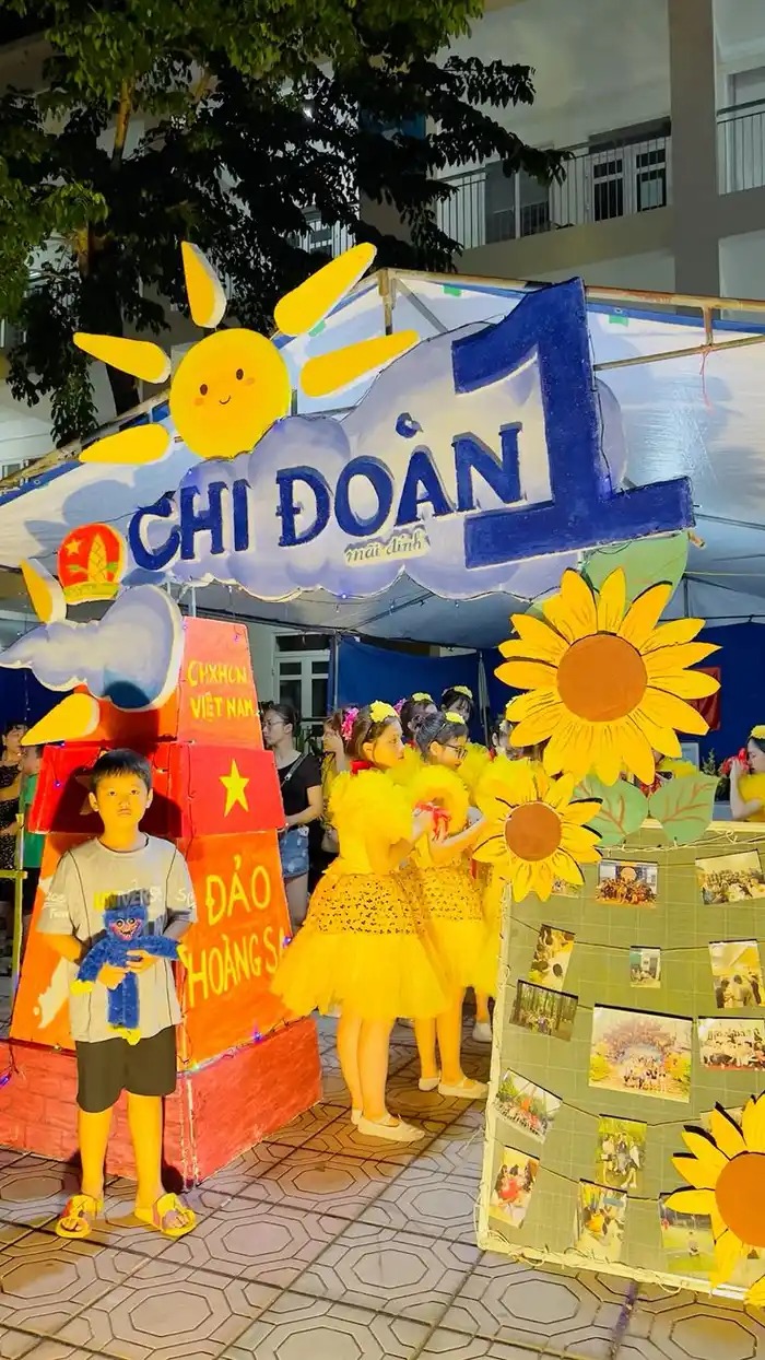 trang trí cổng trại đẹp