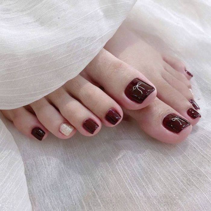 mẫu móng chân đẹp màu đỏ sang chảnh
