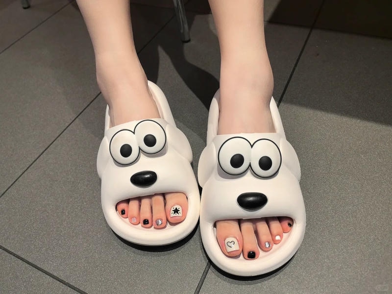 nail đen trắng hiện đại