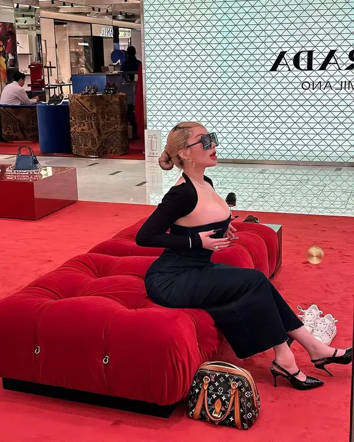 ảnh cô gái quyến rũ