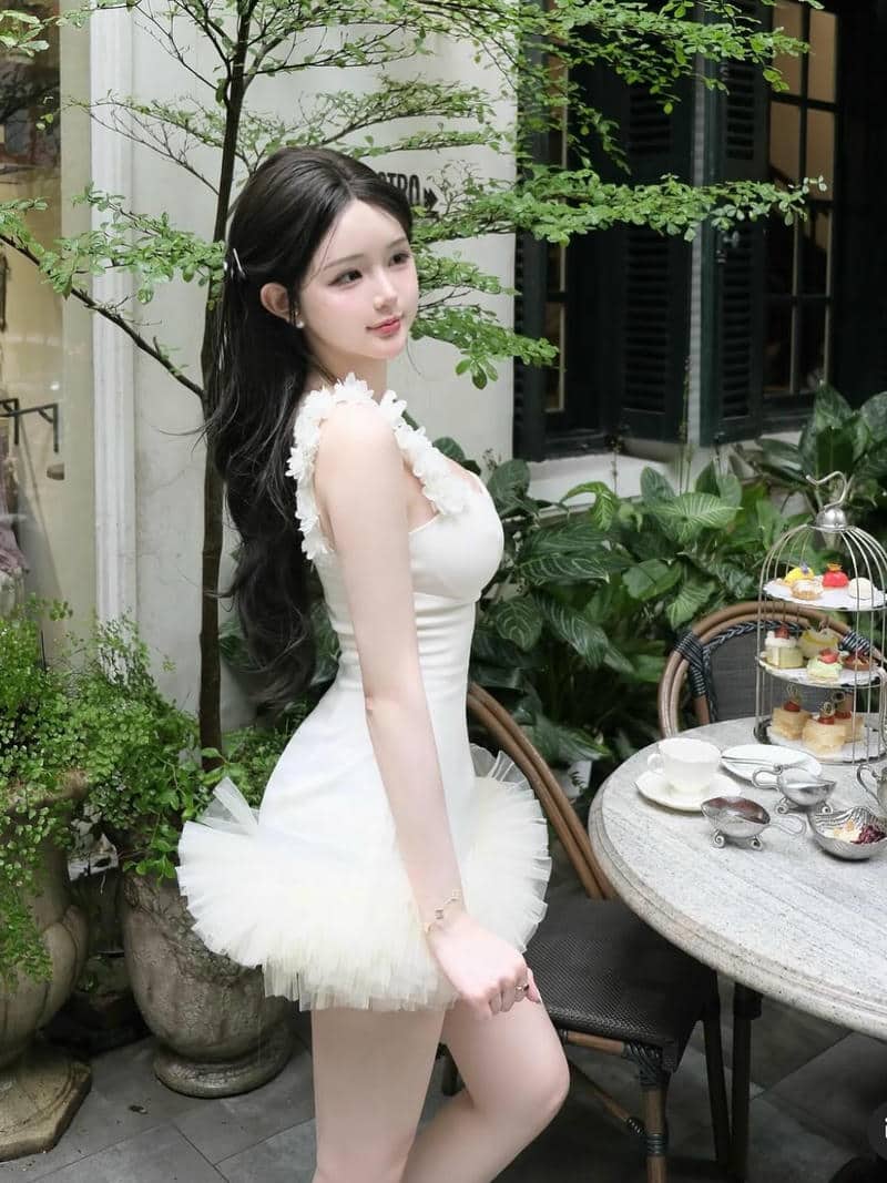 ảnh gái mặc váy ngắn