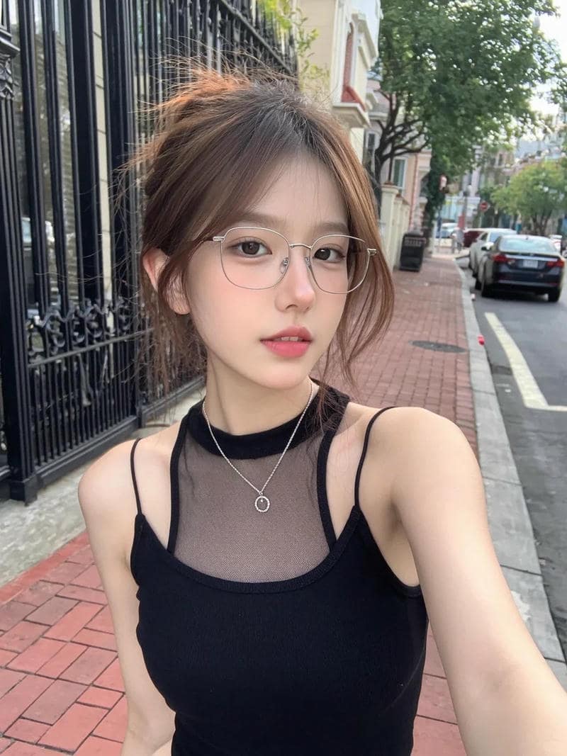 ảnh gái xinh đeo mắt kính cute