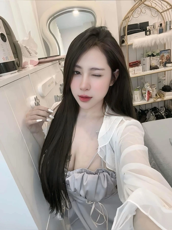 anh gái xinh vú to bự