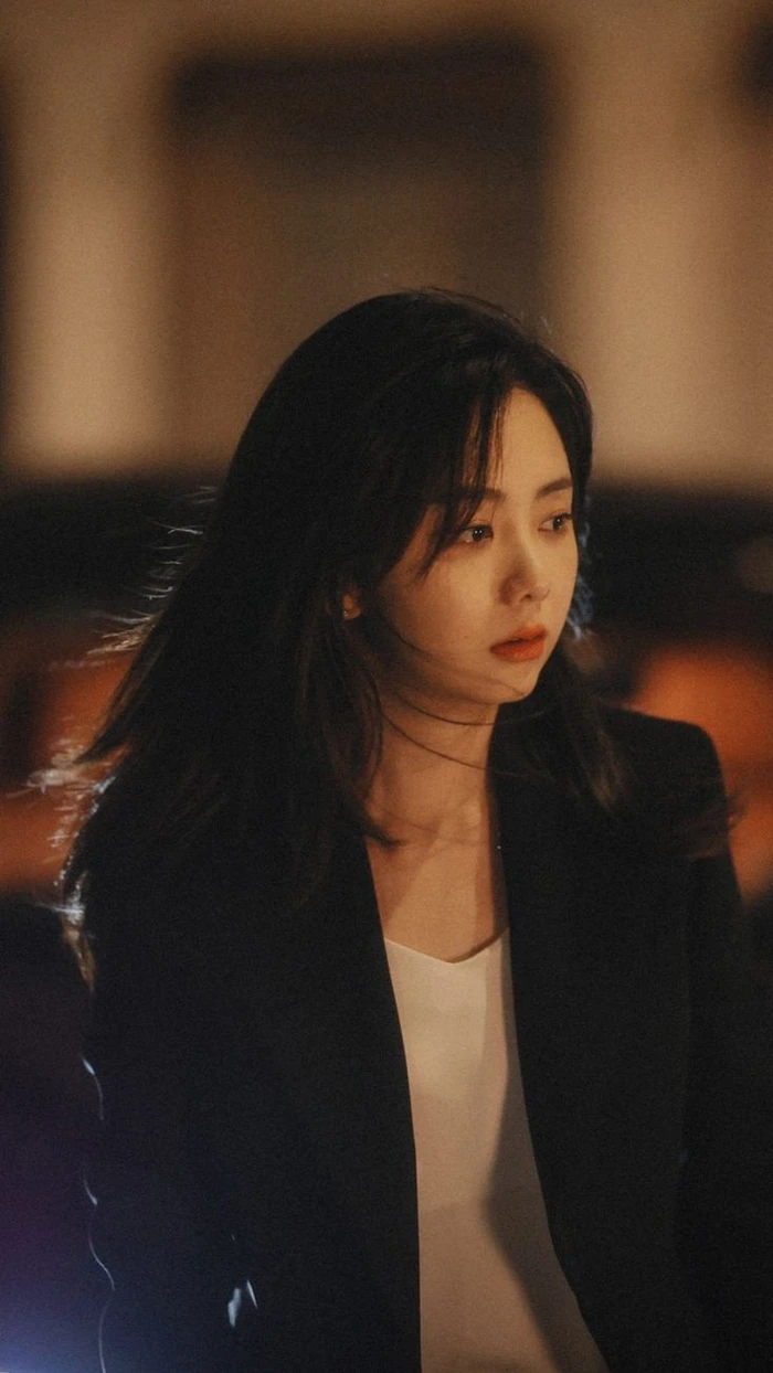 cô gái ưu phiền