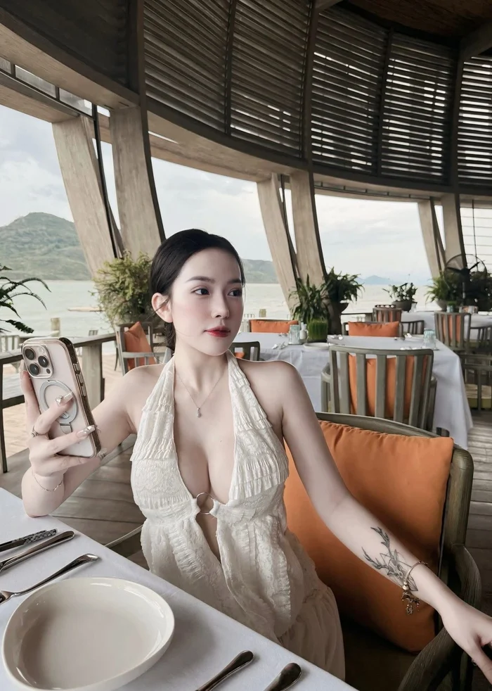 em gái xinh vú bự