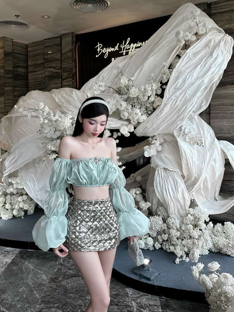 gái đẹp mặc váy ngắn