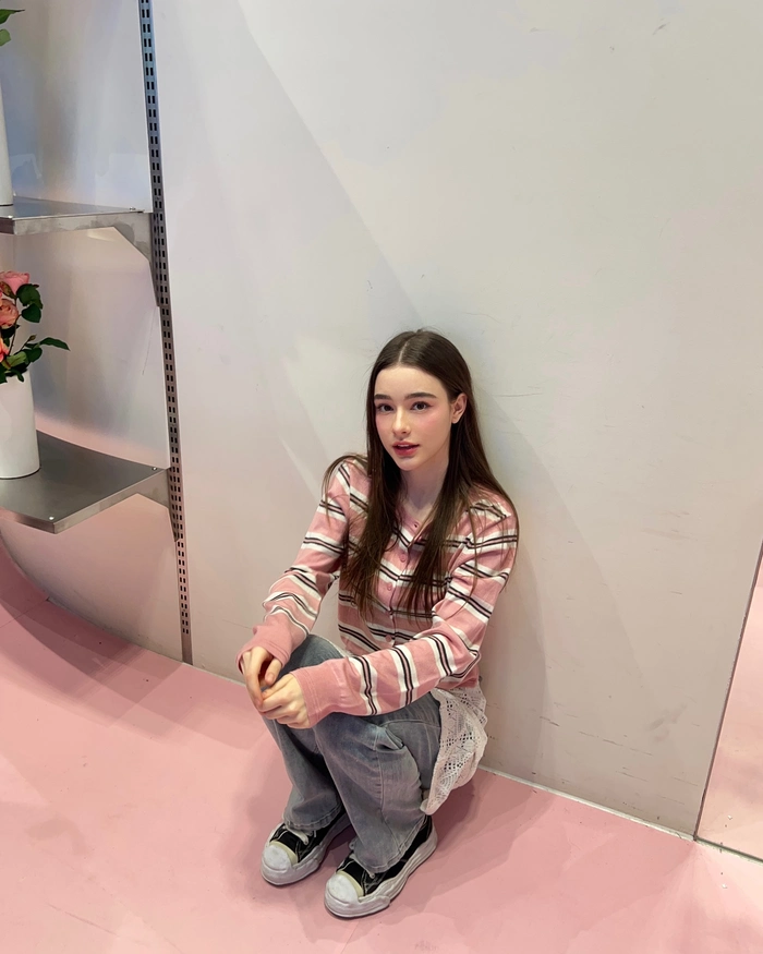 gái xinh 2k5 trẻ trung và xinh đẹp