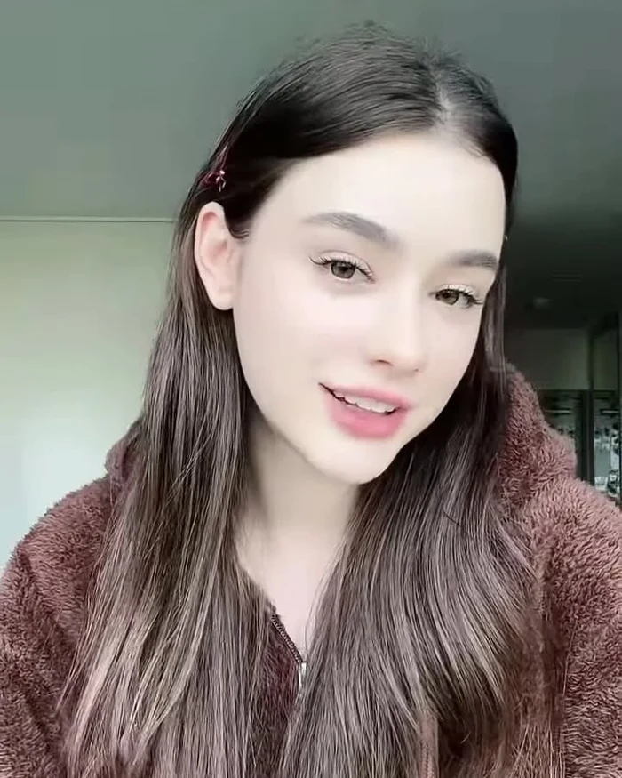 gái xinh châu âu phong cách hiện đại