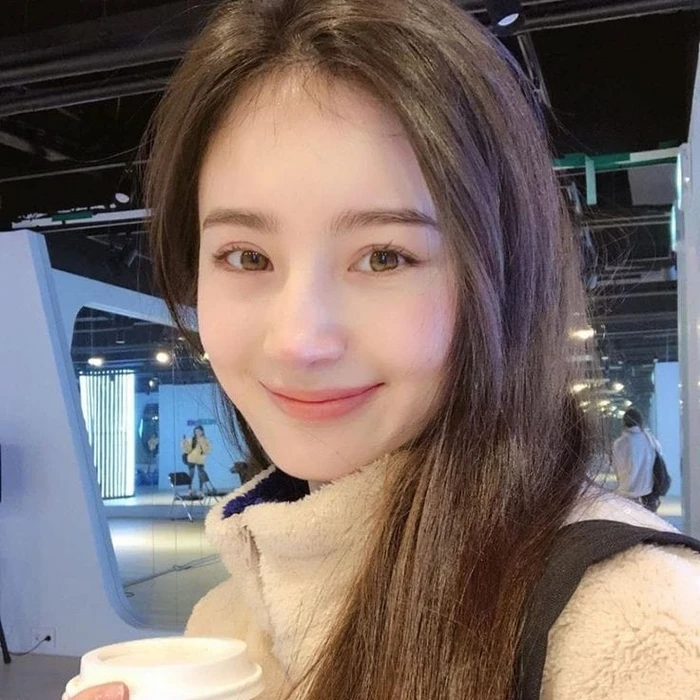 gái xinh châu âu tự nhiên