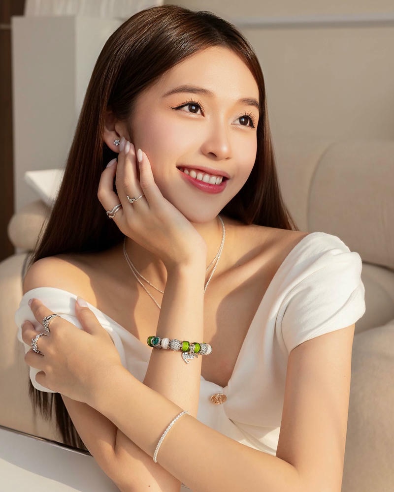 gái xinh cười duyên