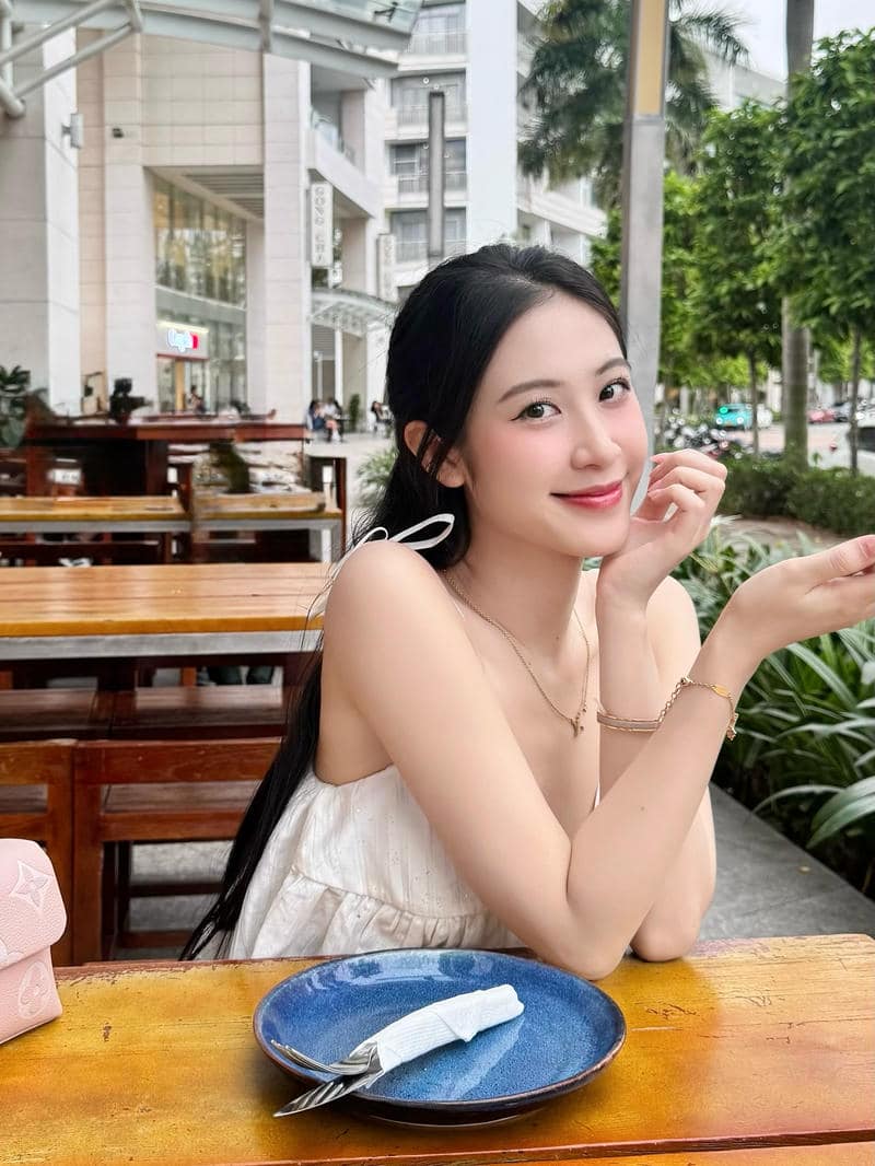 gai xinh cuoi tu nhien