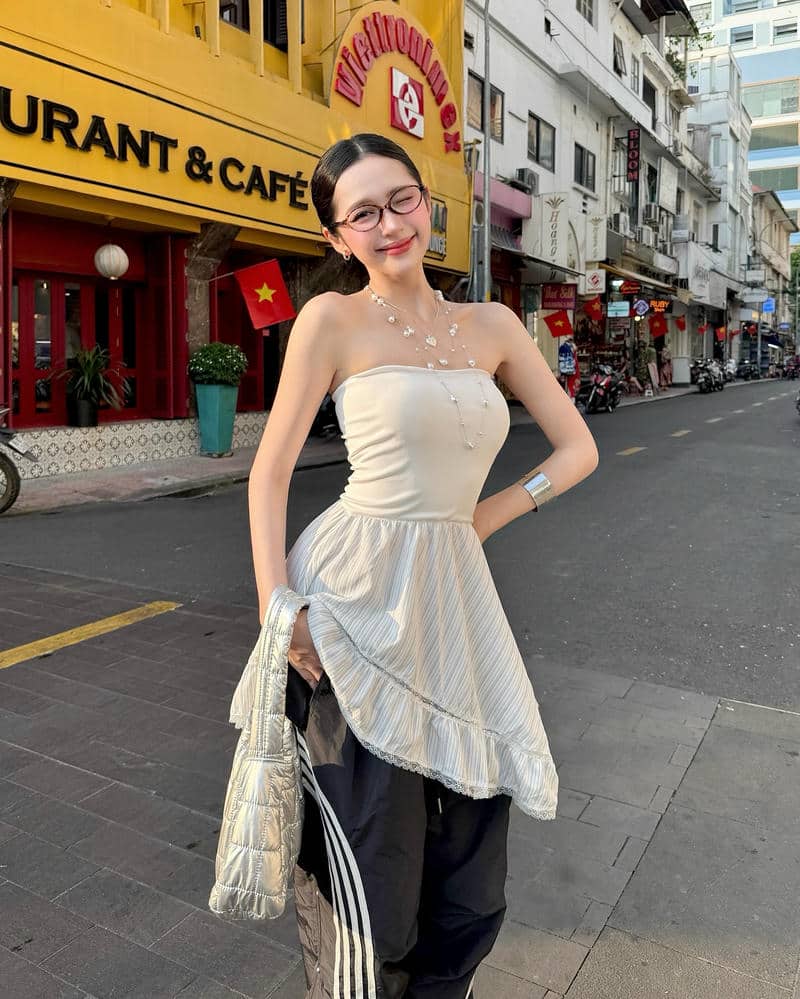 gái xinh cười tươi