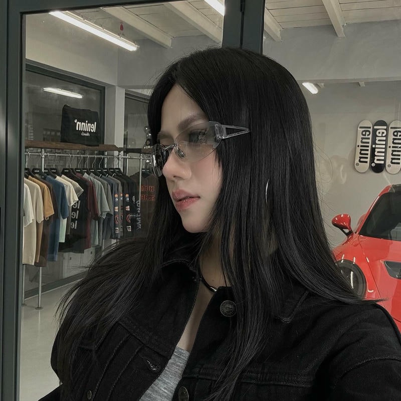 gái xinh đeo kính ngầu