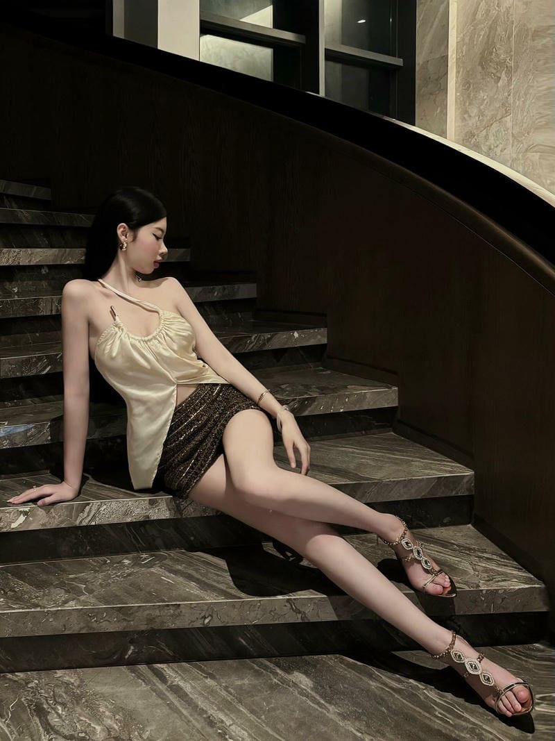 gái xinh hàn quốc mặc váy ngắn