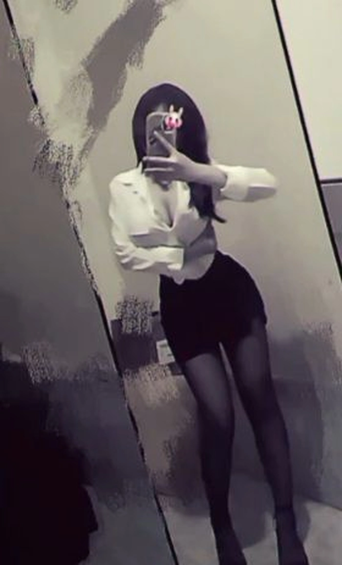 gái xinh lôi cuốn