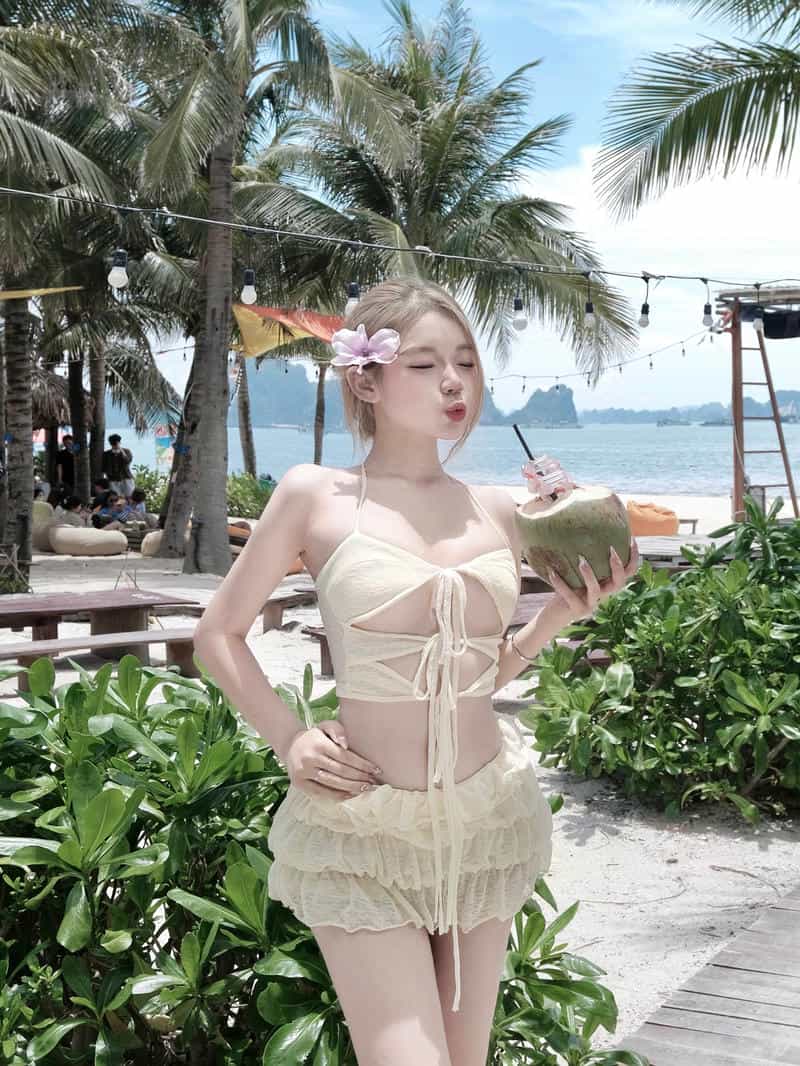 gái xinh mặc váy ngắn sexy