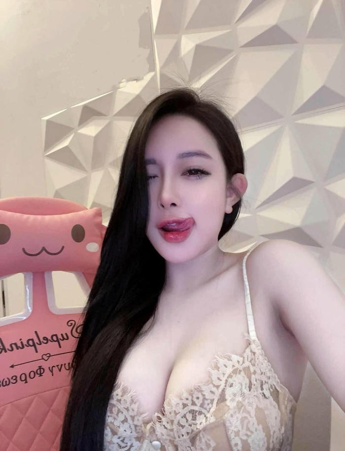 gái xinh ngực khủng 13