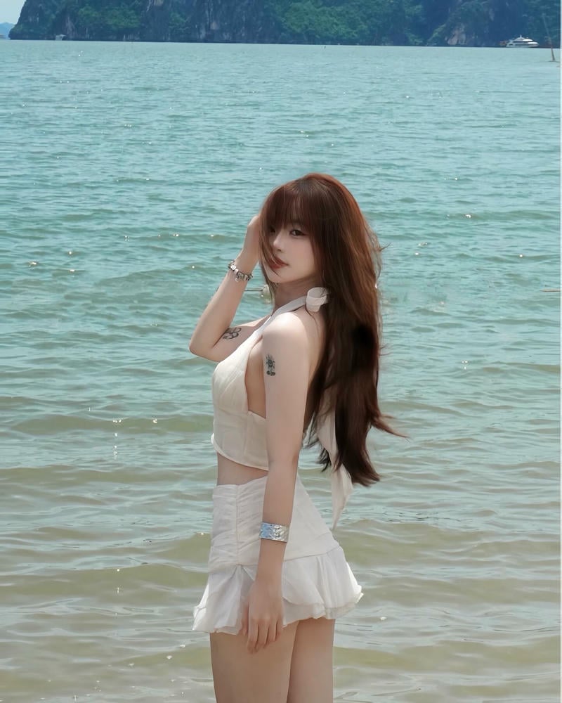 gái xinh váy ngắn sexy