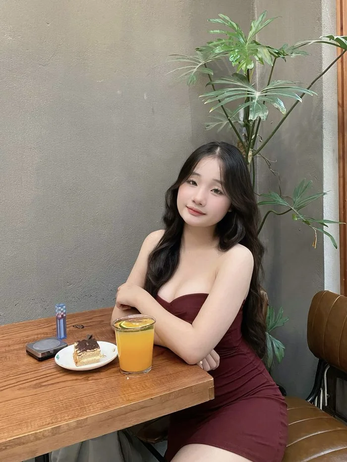 hinh gái xinh vú bự