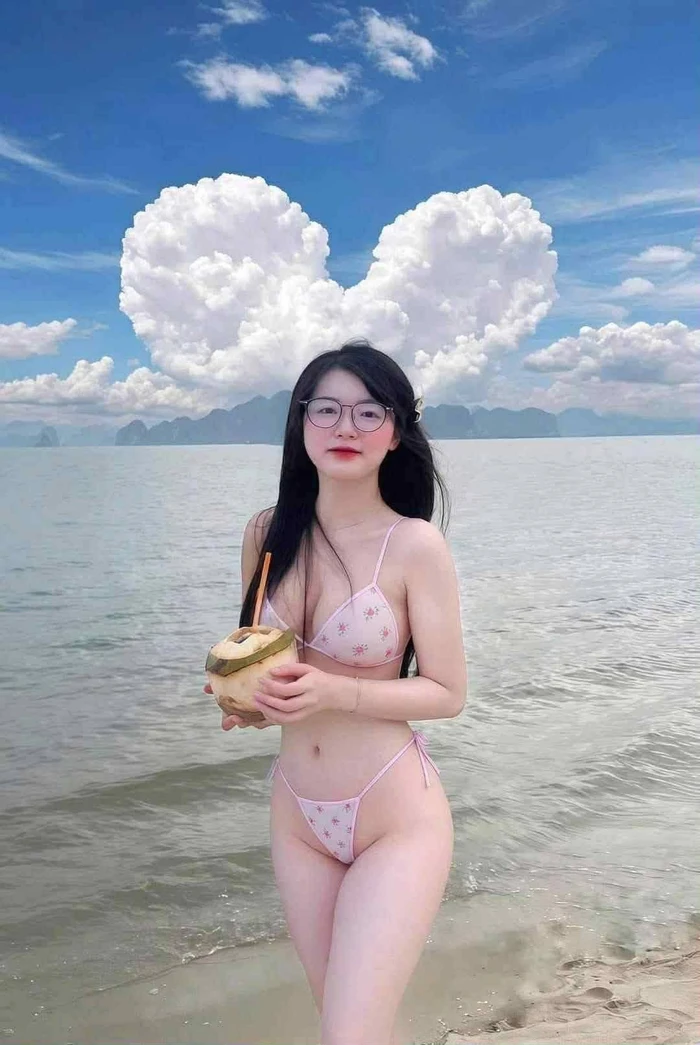 hot girl 18 tạo dáng xinh