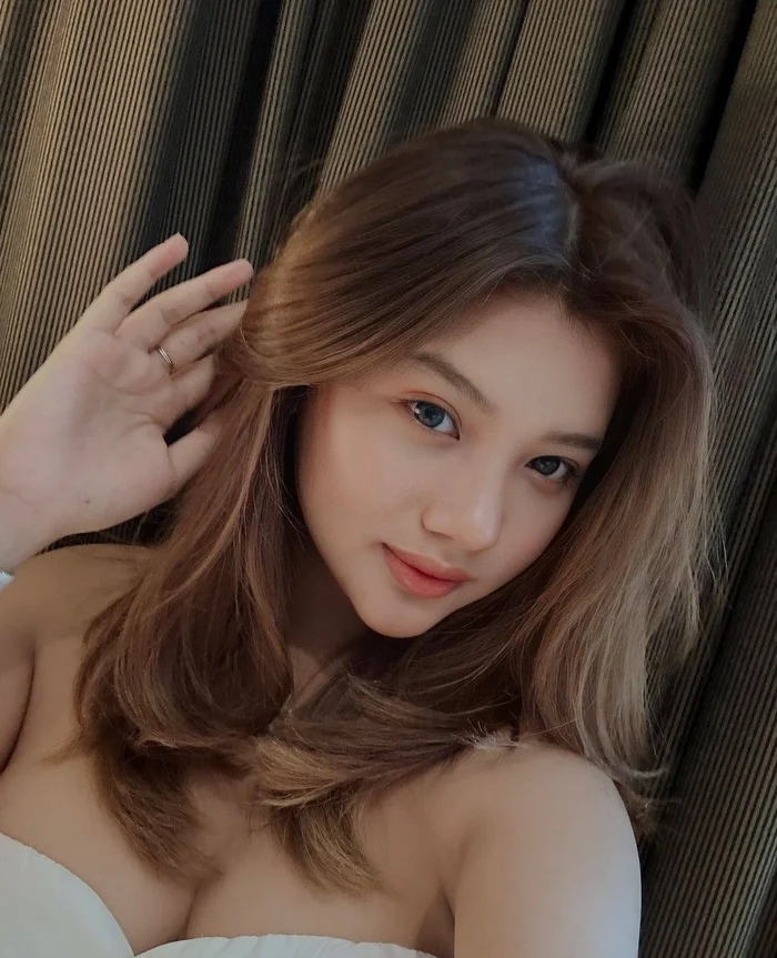 hot girl sành điệu