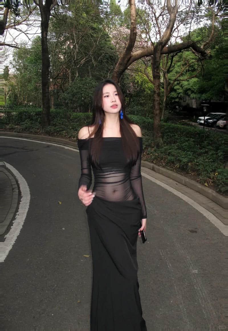 hotgirl trong váy lưới