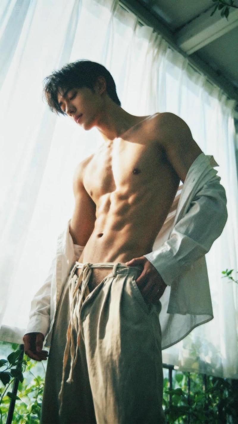 tranh ảnh trai đẹp 6 múi săn