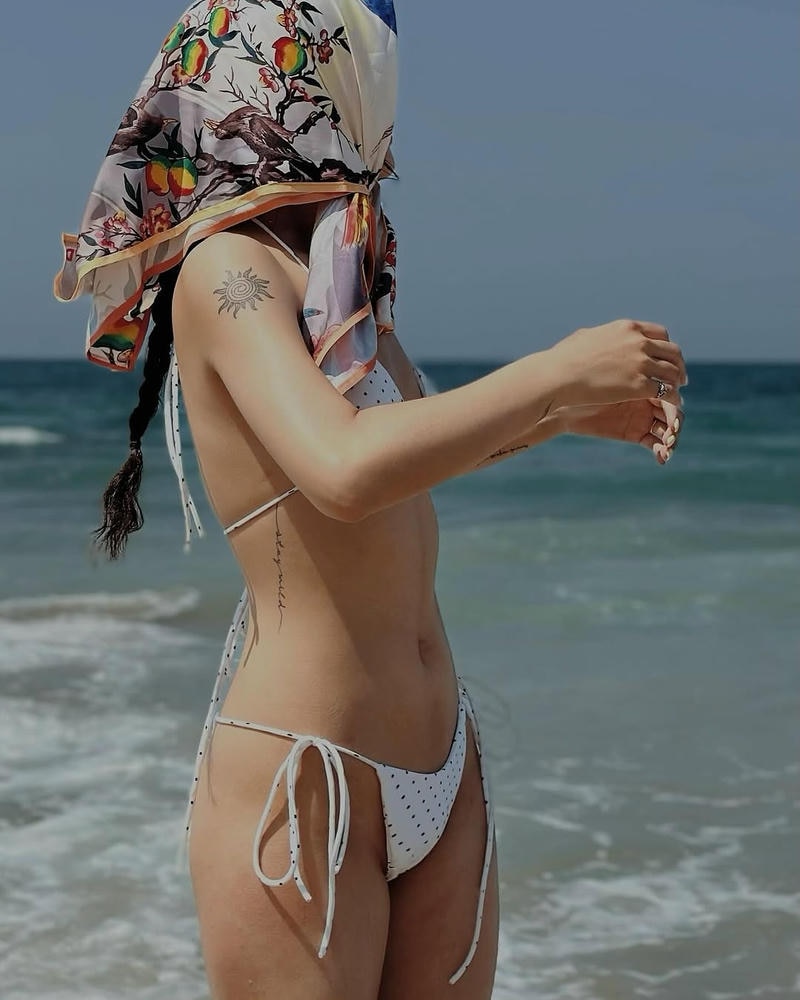 Gái xinh che mặt phong cách