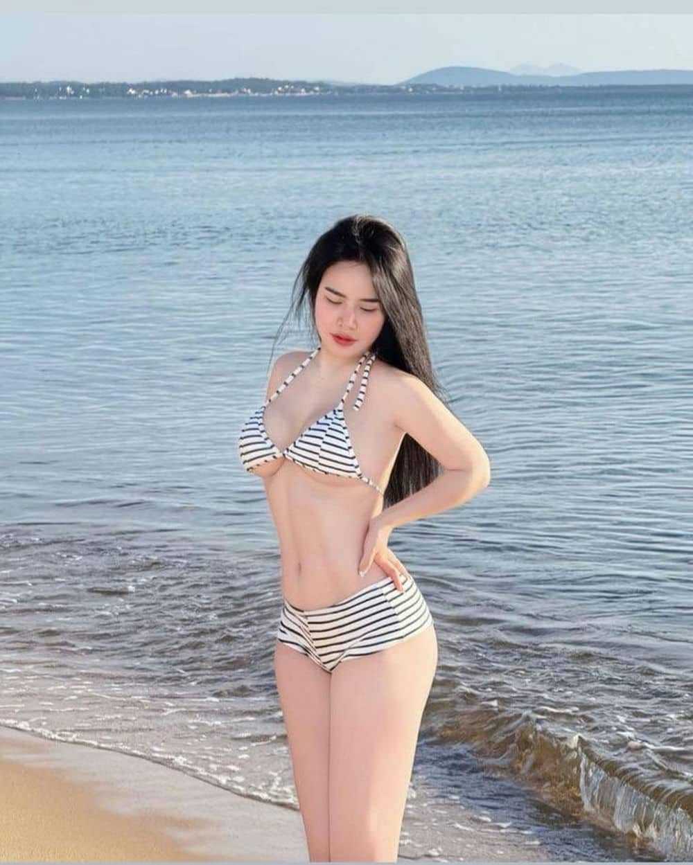 Gái xinh mặc màu pinky