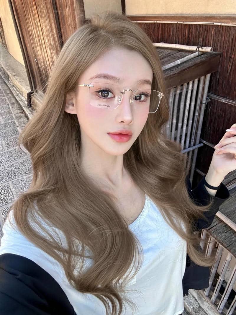 Hình nền gái xinh đeo kính