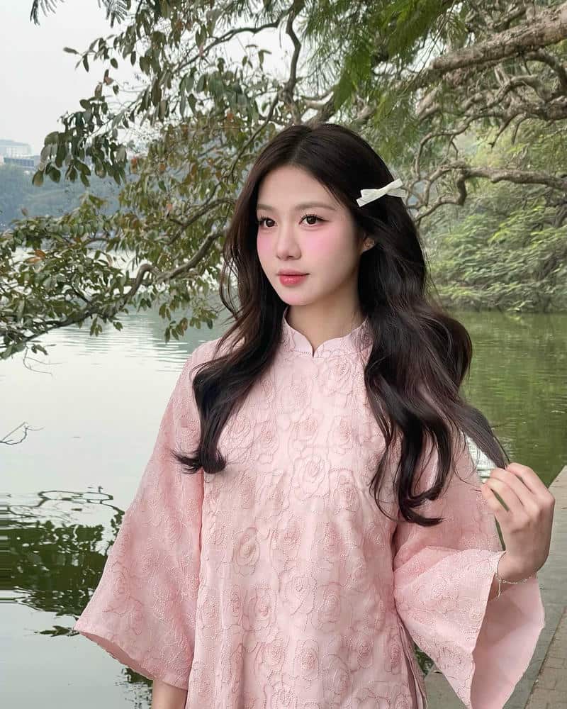 Loạt hình gái xinh mặc pinky ngọt ngào