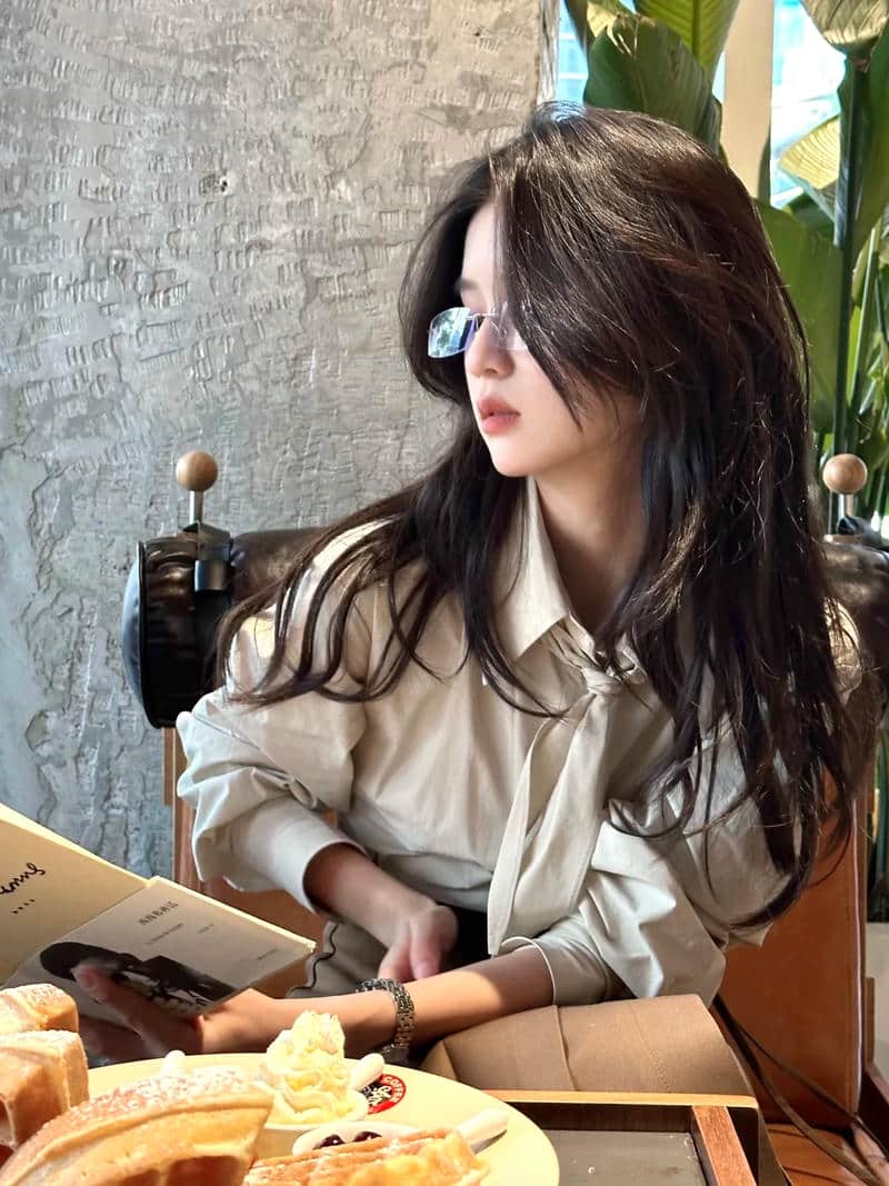 Tải hình ảnh gái xinh đeo kính