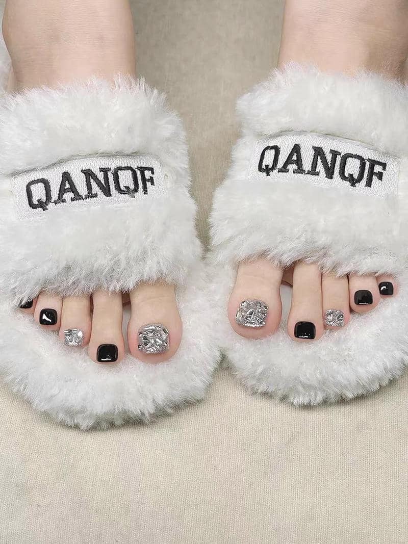 mẫu nail chân charm