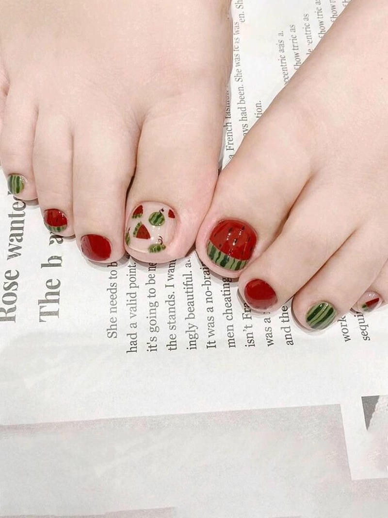 mẫu nail chân sang trọng tinh tế