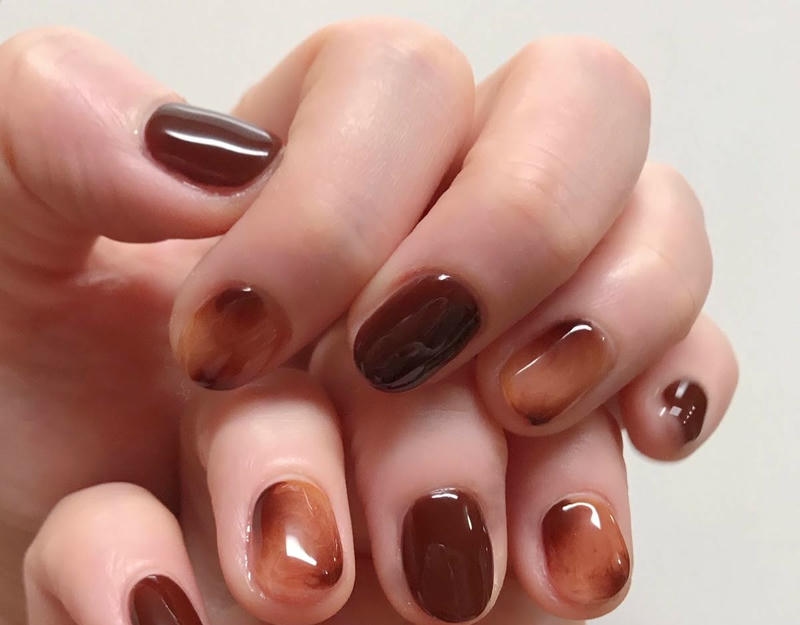 mẫu nail tay màu nâu