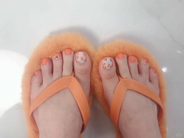 móng chân màu cam đẹp