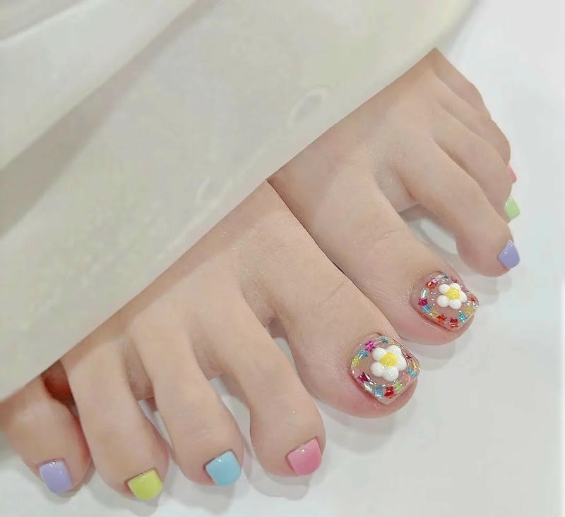 móng chân nhiều tông